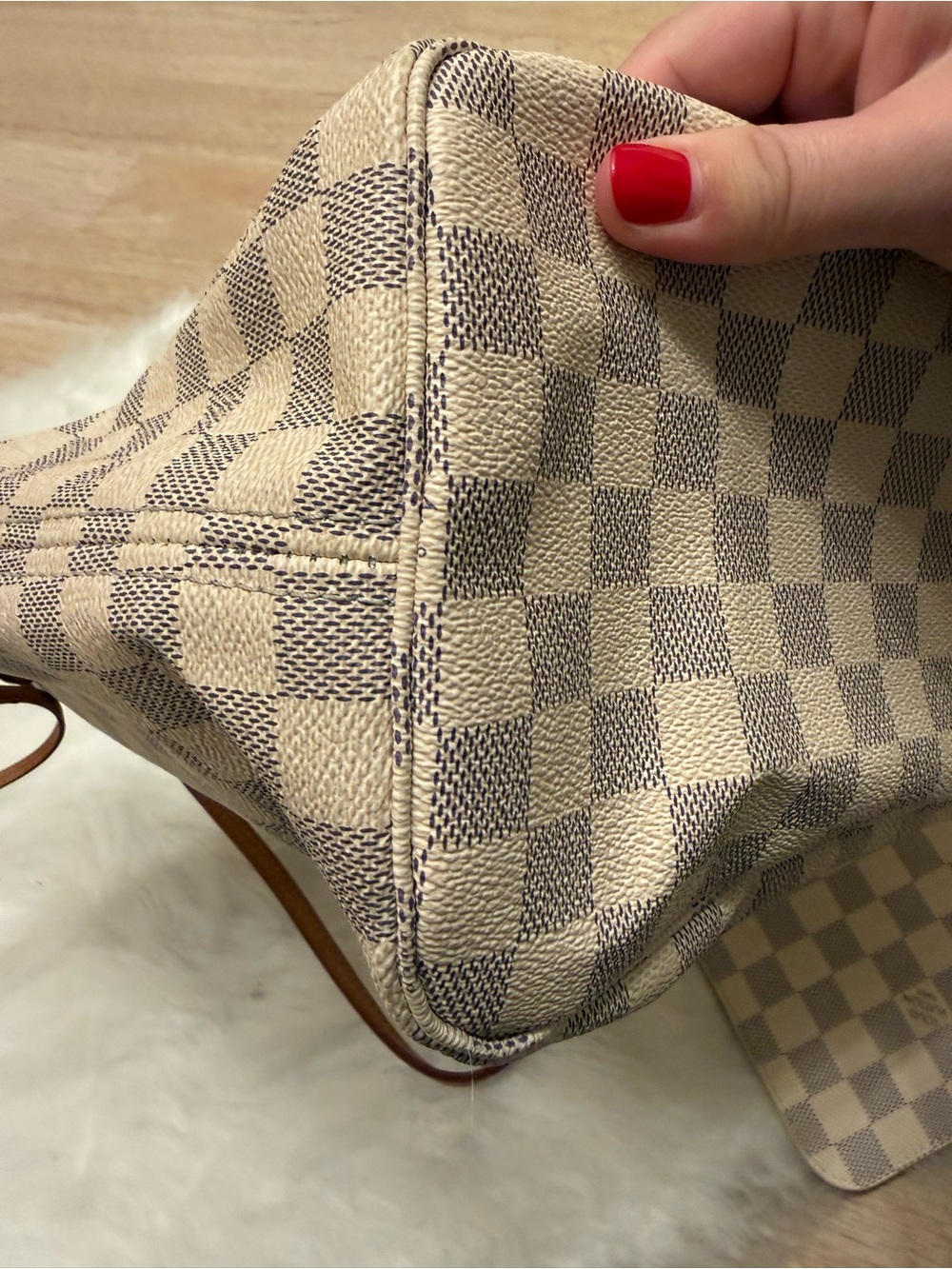 Louis Vuitton Neverfull MM - Picture 6 of 16